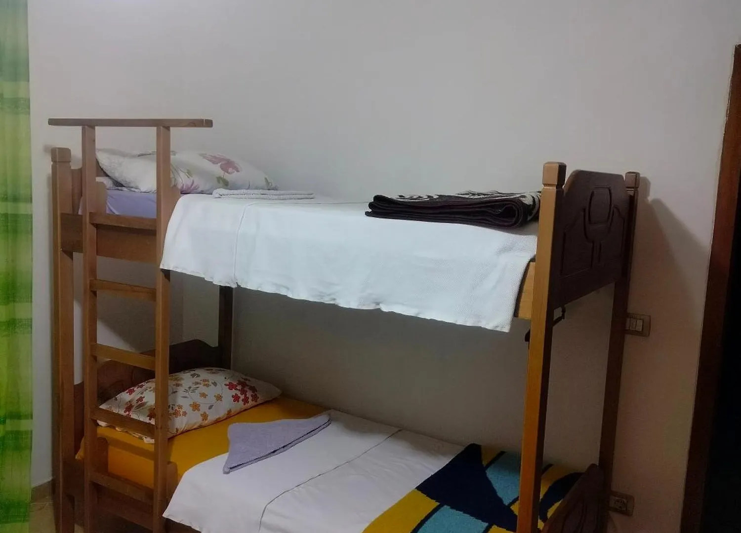 بيت شباب Backpackers Casa De Payaso دراس