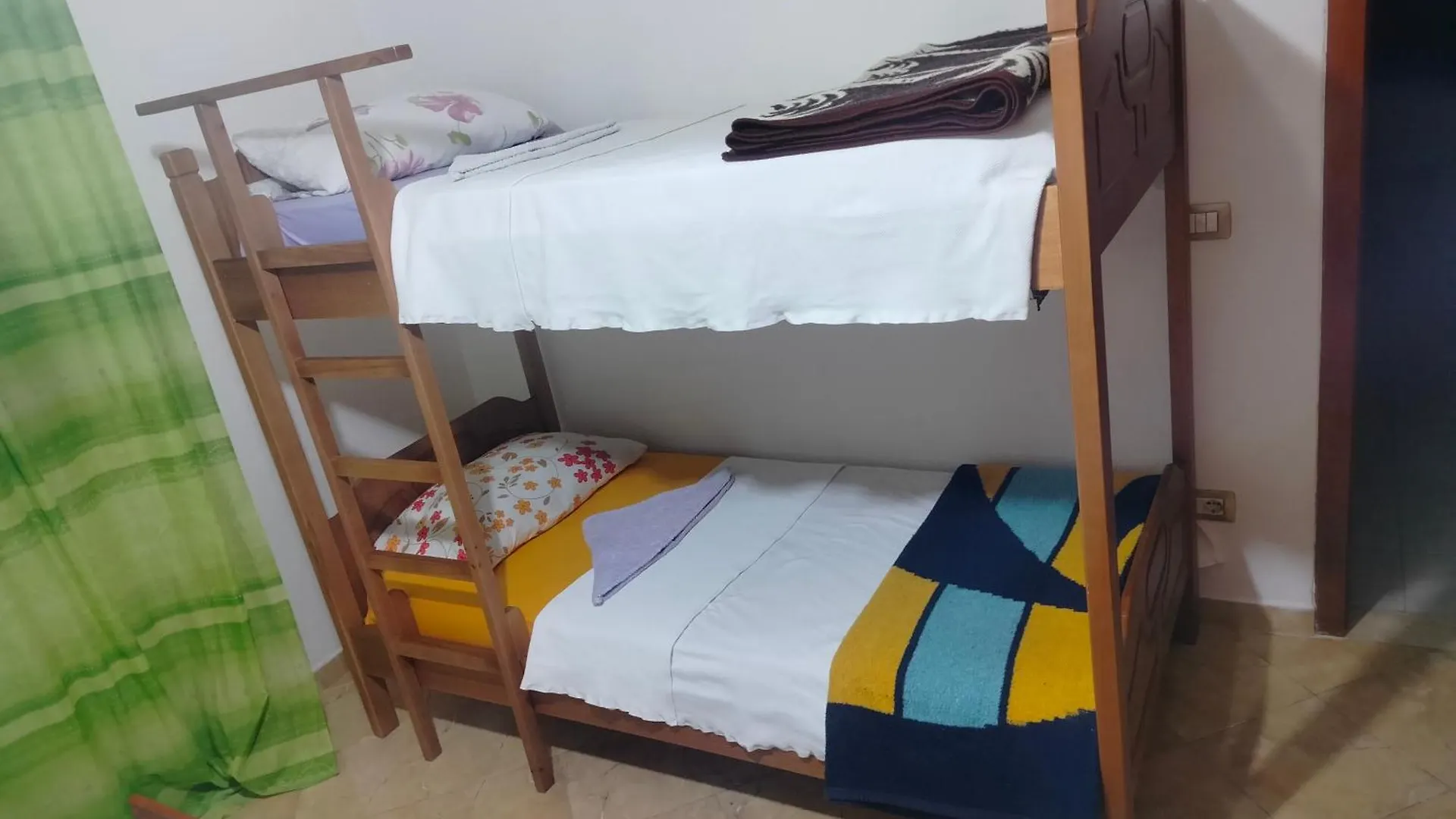 بيت شباب Backpackers Casa De Payaso دراس